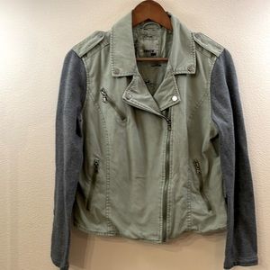Levi’s Khaki Army Green Jacket  with Sweater-like Sleeves LARGE